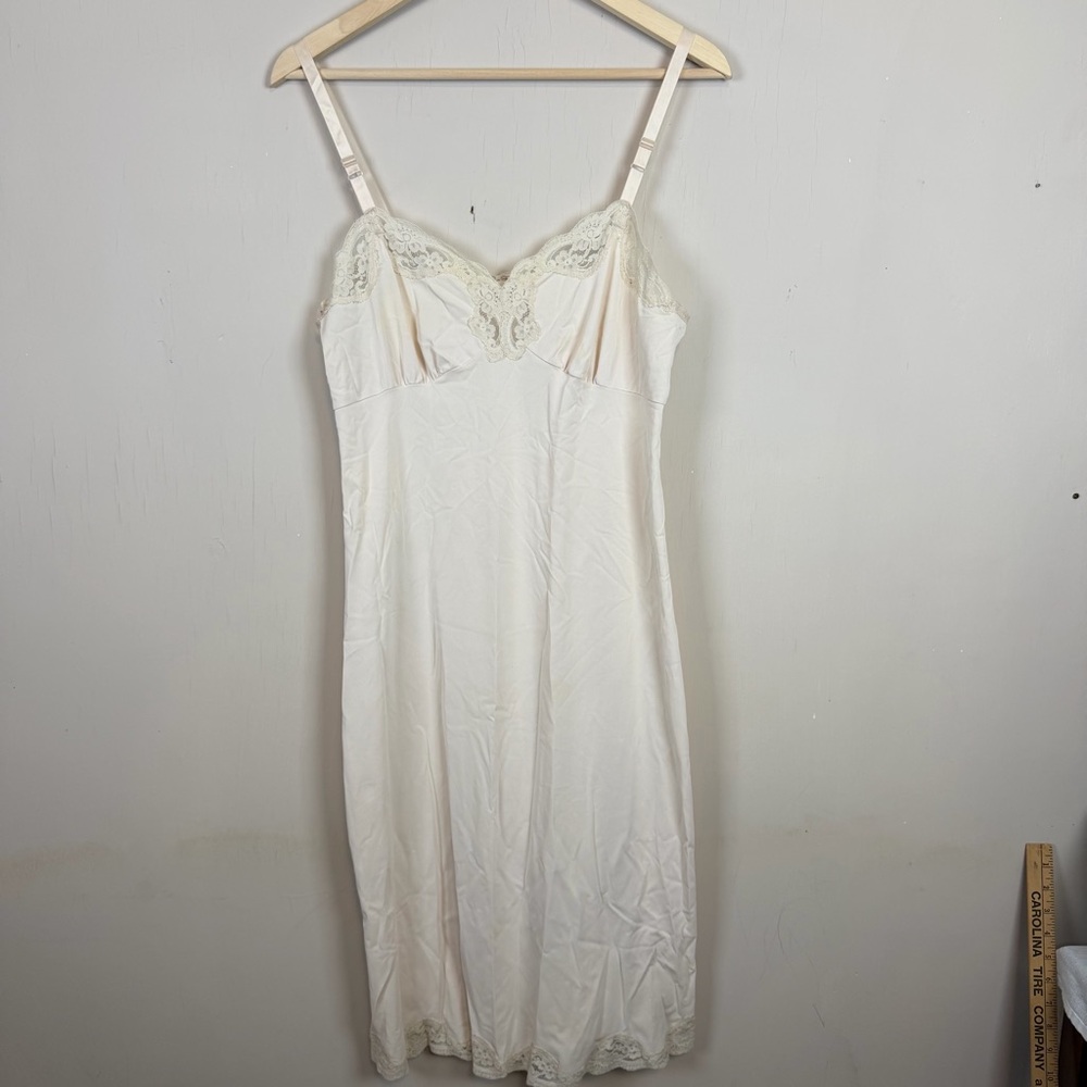 Shadowline Vintage White Lace Trim Slip Nightgown Sleeveless Size 36 MS USA Made